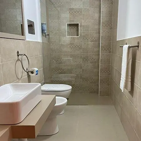 Cute - Hvc 4* ليباري